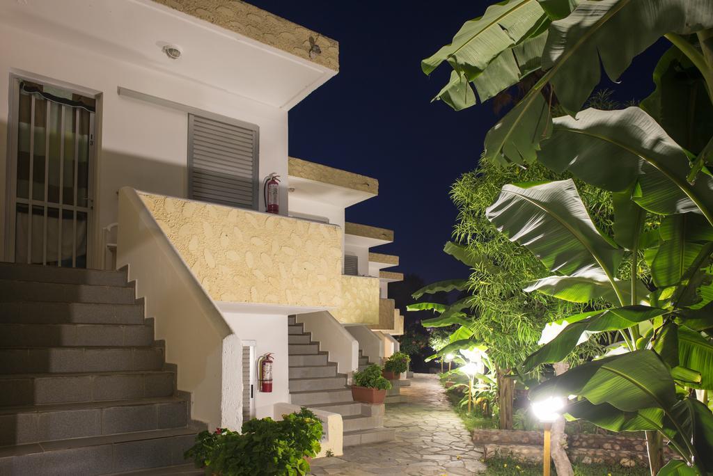 Fili Hotel Apartments Tigaki エクステリア 写真