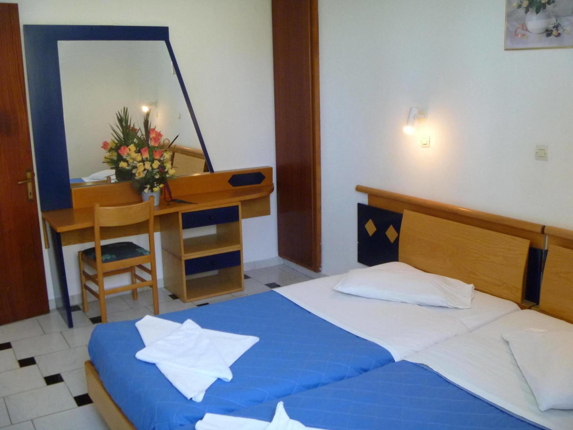 Fili Hotel Apartments Tigaki エクステリア 写真