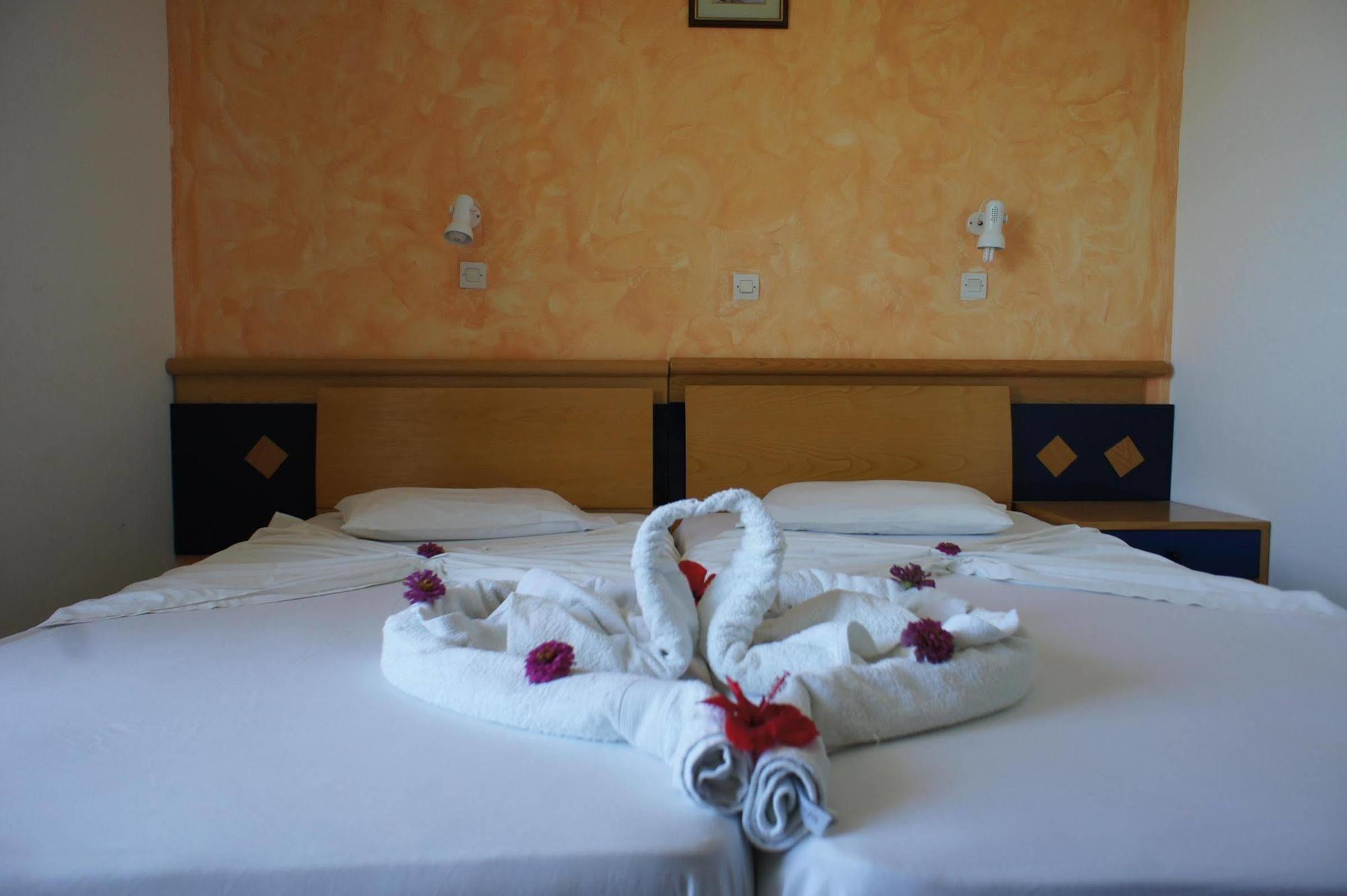 Fili Hotel Apartments Tigaki エクステリア 写真