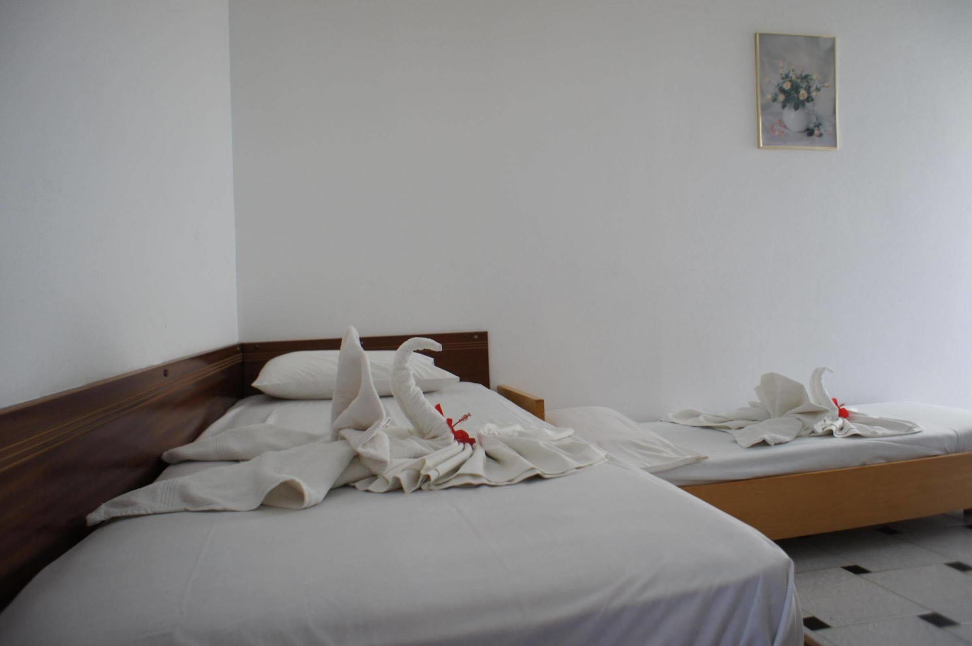 Fili Hotel Apartments Tigaki エクステリア 写真